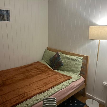 Mini Cabin In A Quiet Area Londra Exterior foto