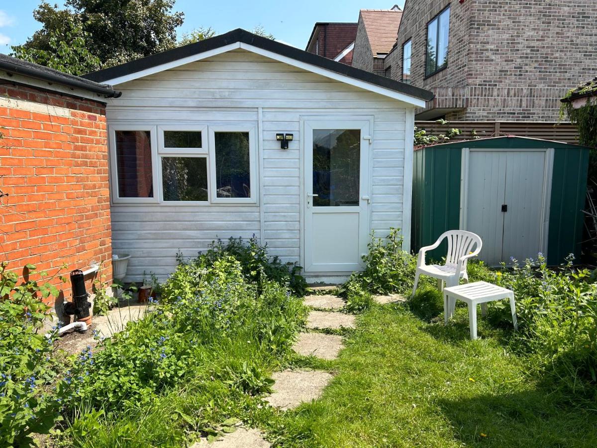 Mini Cabin In A Quiet Area Londra Exterior foto
